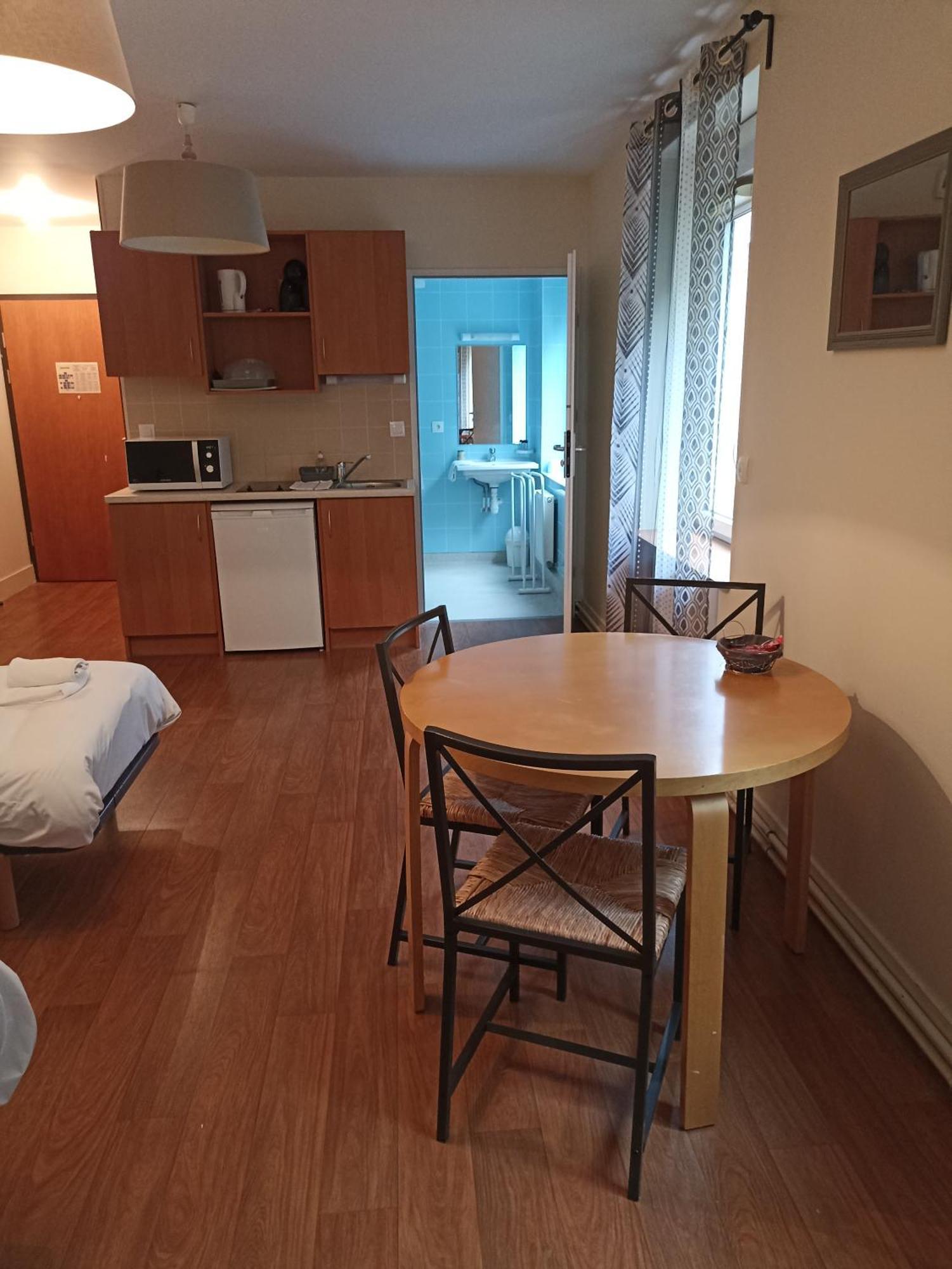 Residence La Providence Zenao Lisieux Ngoại thất bức ảnh
